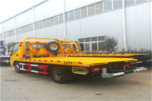 江华附近拖车救援搭电